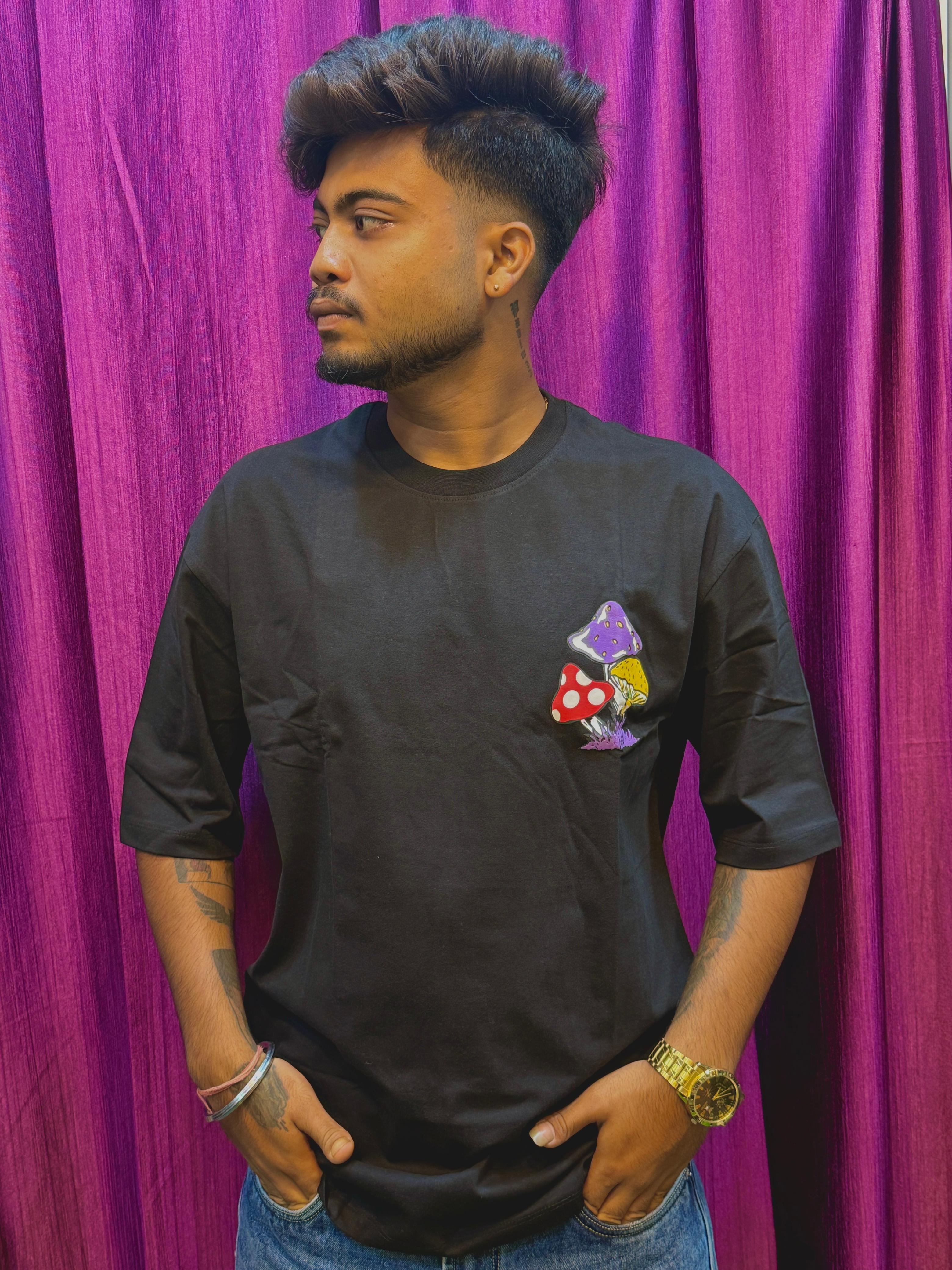 Real Eyes Realize Graphic Oversized T-Shirt - Black